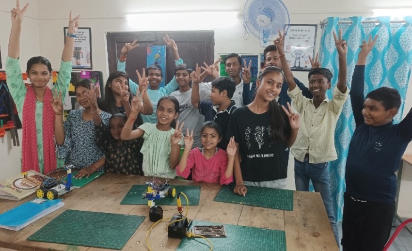 Apni Pathshala collaborates with Selligion Praho to set up digital ‘Learning Pods’ in Delhi; aims to impact 50 lakh students across India